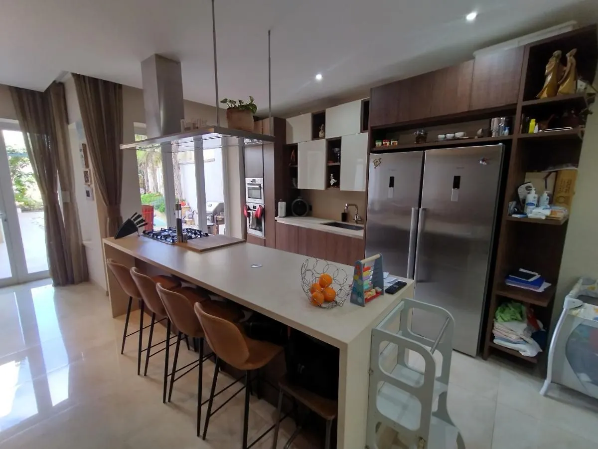The Luxury Home - Next To Airport! Kirkop